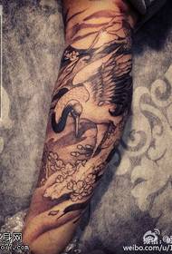 Maayo nga crane, pintal nga tattoo nga sumbanan