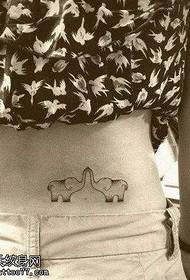 Padrão de tatuagem de elefante fofo de cintura