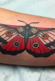 Црни и црвени мољац тетоважа узорак