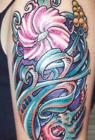 Flor de brazo grande con patrón de tatuaje pintado de pulpo