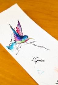Ang paghiwalay ng Europa at Amerikano ng maliit na sariwang sariwang hummingbird tattoo script na manuskrito
