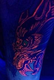 asmeninis raudonos fluorescencijos blogo monstro rankos tatuiruotės modelis