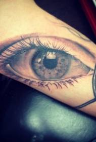 modello del tatuaggio del braccio dell'occhio grande colore molto realistico