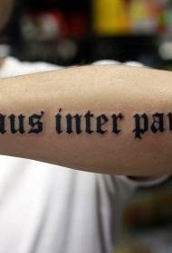 patrún tattoo lámh dubh aibítir na Laidine