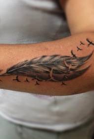 arm fun ຮູບແບບ tattoo ນົກສີຂີ້ເຖົ່າ feather