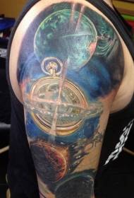 ordina Incredibile pianeta colore con il vecchio disegno del tatuaggio del braccio dell'orologio