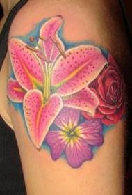 Grote levendige Hawaiiaanse bloemen tattoo tattoo patroon