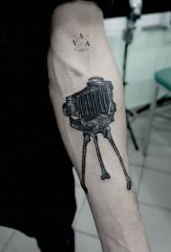 Arm realistische schwarze Retro-Kamera Tattoo-Muster