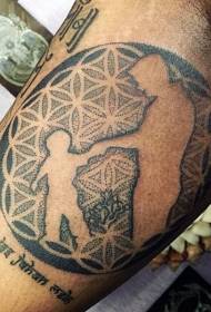 rokas gudrs melnbalts portreta siluets ar dekoratīvu tetovējuma rakstu