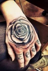 mano simple rosa negra tatuaje patrón