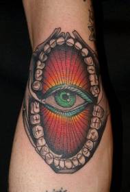 ruka nevjerojatnog dizajna boja velike oči tetovaža uzorak