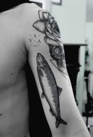 roko nenavadni slog črno-bele velike ribe in cvet tatoo vzorec