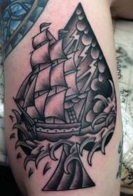 ສັນຍາລັກສີດໍາ spades ແລະຮູບແບບ tattoo ແຂນ sailing