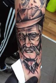braccio tatuaggio old school in bianco e nero ritratto di uomo occidentale