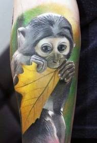 patrón de tatuaje de brazo de mono pequeño de color muy lindo y realista