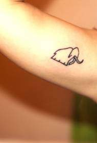 ruku slatka crna linija mamut tetovaža uzorak