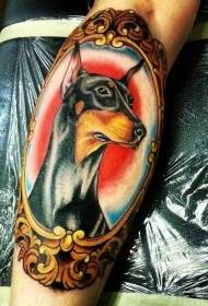 bezerro, quadro colorido da velha escola e padrão de tatuagem Doberman