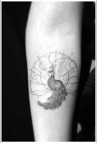 Modello tatuaggio braccio grigio nero pavone stile geometrico