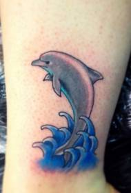 једноставан цртани филм као што је Узорак тетоваже руку делфин у боји