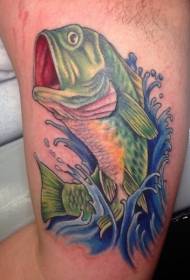 Modello di tatuaggio divertente grande pesce di colore del braccio