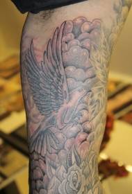 paže tradiční černé a bílé holubice a květ tetování vzor