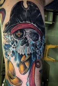 руку цртани стил боје пиратске лубање и златни узорак тетоважа