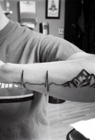 rameno EKG a tetovanie spojené horou