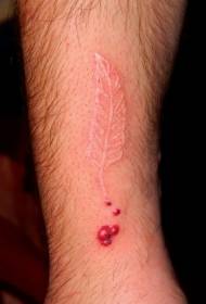 brazo largo plumas blancas y patrón de tatuaje de gota de sangre roja