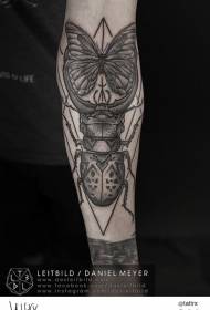 Arm unglaublich schwarz grau Käfer mit Schmetterling Tattoo-Muster