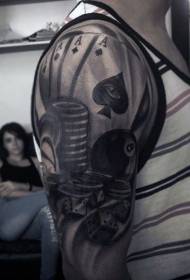 tema de jogo baralho preto e padrão de tatuagem de braço de escorpião