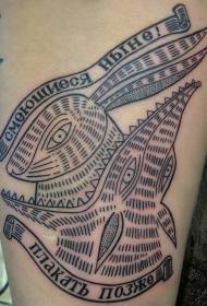 krahu i zi i krahut të zi me lepurin dhe modelin e tatuazheve me shkronja