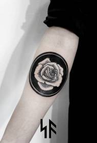 simpla malgranda Rozo kaj nigra rondo brako tatuaje ŝablono