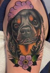ძველი სკოლის მკლავი ფერი Rottweiler ყვავილების tattoo ნიმუში