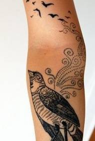 brako nekutima stilo nigra kaj blanka birda tatuado