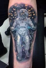 ръка златна пеперуда и астронавт татуировка модел