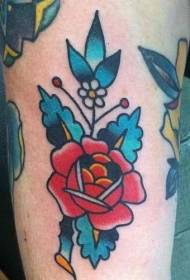 腕に伝統的な花の色のタトゥーパターン
