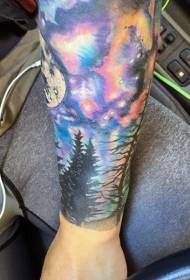 素晴らしいカラフルな星空と森の腕のタトゥーパターン