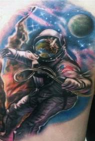 大手臂多彩太空星球和宇航員紋身圖案