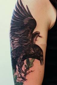 käsivarsi realistinen musta varis ja oksa tatuointi malli