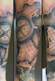 braso alisan ng balat itim na nautical na mapa na may pattern ng compass tattoo