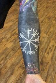 modello classico del tatuaggio del braccio decorativo tribale bianco