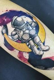 kartun sederhana astronot lucu dan pola tato lengan bulan