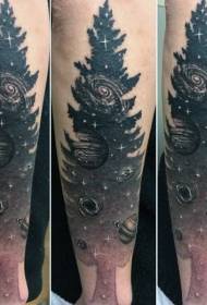 dizajn krahu pemë e madhe e zezë me modelin e tatuazheve planetare hapësinore