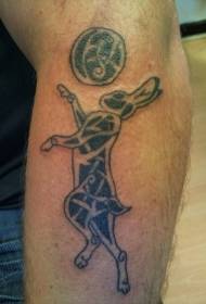 brazo gris coello tribal desempeñar patrón de tatuaxe bola