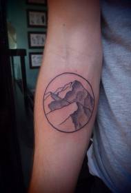рака едноставна црна рунда и планинска тетоважа шема