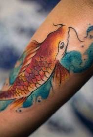 手臂簡單的彩色金魚紋身圖案