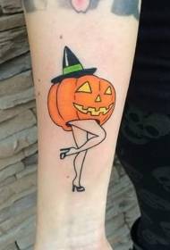 lámh Pumpkin Oíche Shamhna in éineacht le patrún tattoo cos an duine