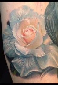 arm mooi geverfde roos met waterdruppel tattoo patroon