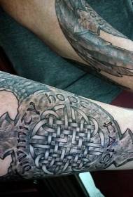 Kelta pajzs Totem tetoválás nagy karral