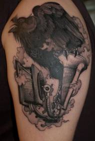 tecknad svartvit kråka med tatueringsmönster för grammofonarm